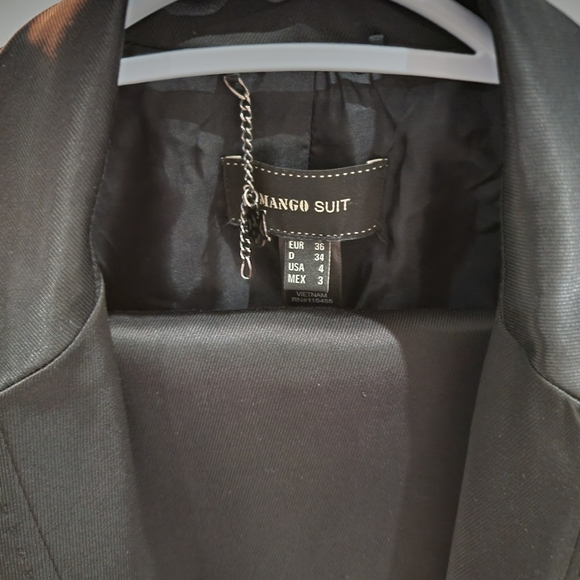 Suit mango - Picture 2 of 3
